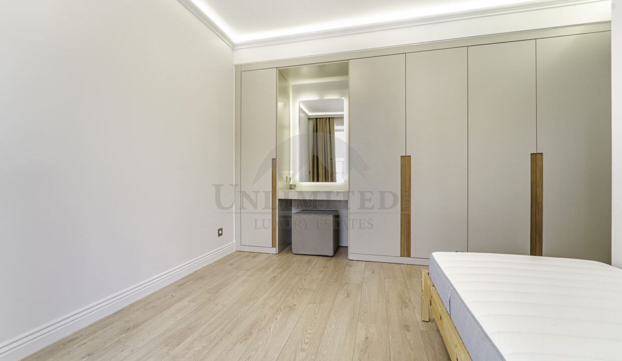 0a0706ac-1cf2-4ed1-b6d9-b47500daf7cf.jpg