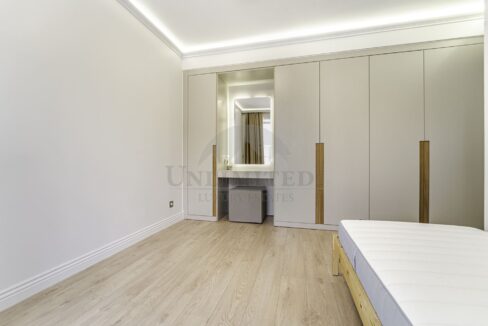 0a0706ac-1cf2-4ed1-b6d9-b47500daf7cf.jpg