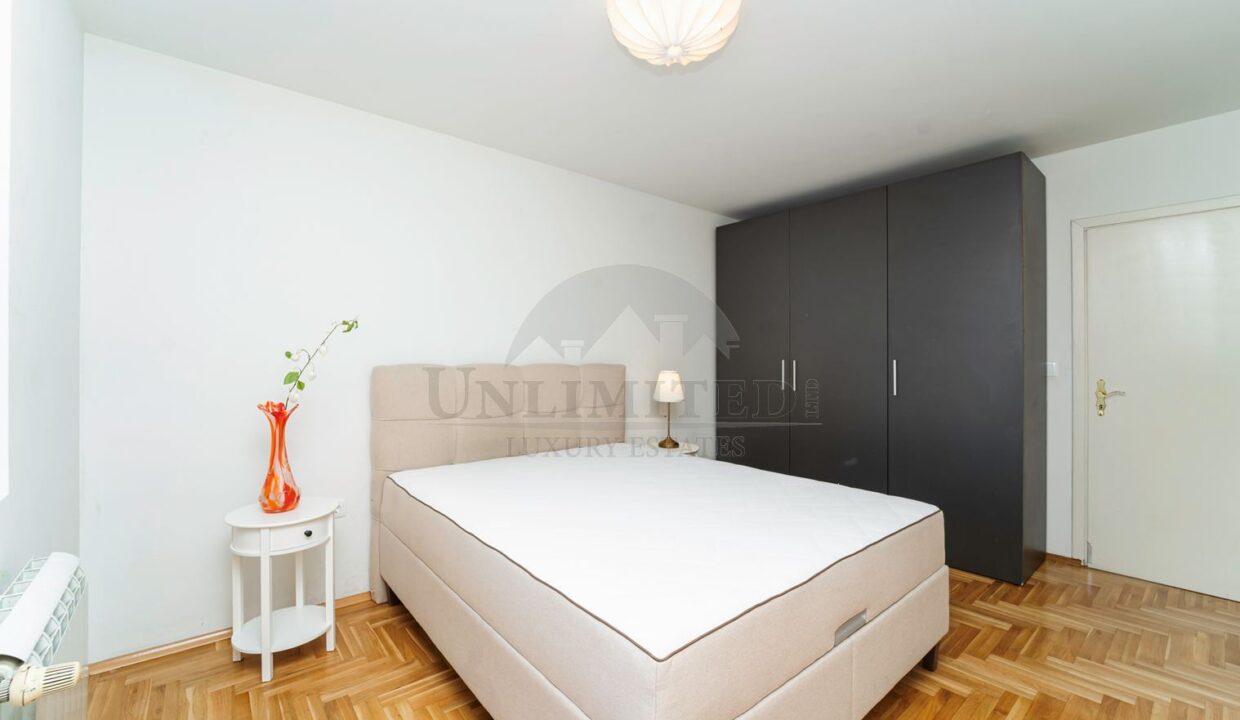 1a13805d-9730-4d89-83cb-b46d00690028.jpg