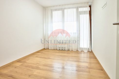 1e173d00-1830-4b30-bd16-acbd0091f89f.jpg