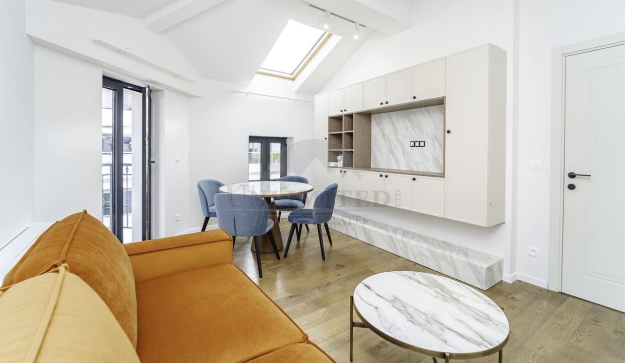 22179329-f0a4-425b-9cd8-b49c00786dba.jpg