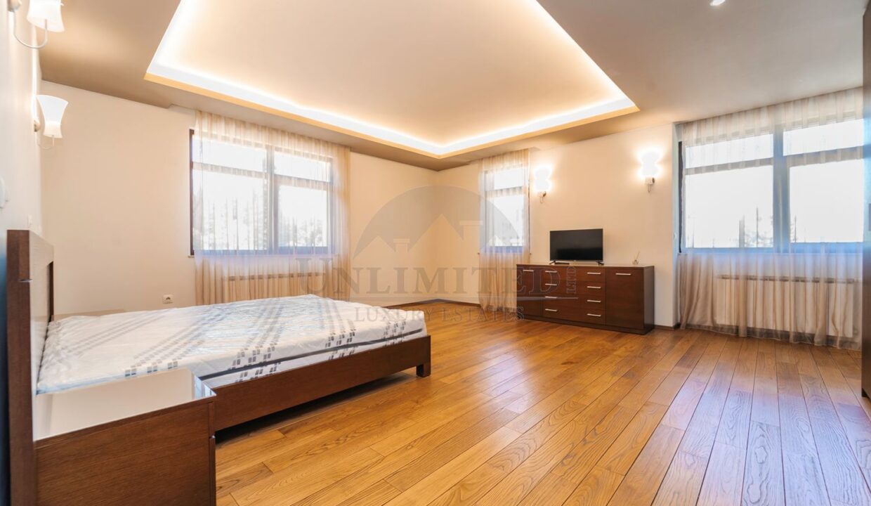 2b74a242-fc3d-44bd-affc-b46d00aadac0.jpg