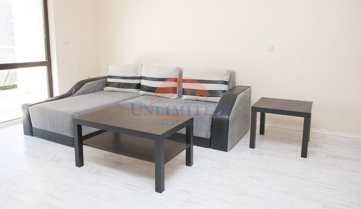 3c24fc34-6d5a-4edc-a118-ac4b0033de12.jpg
