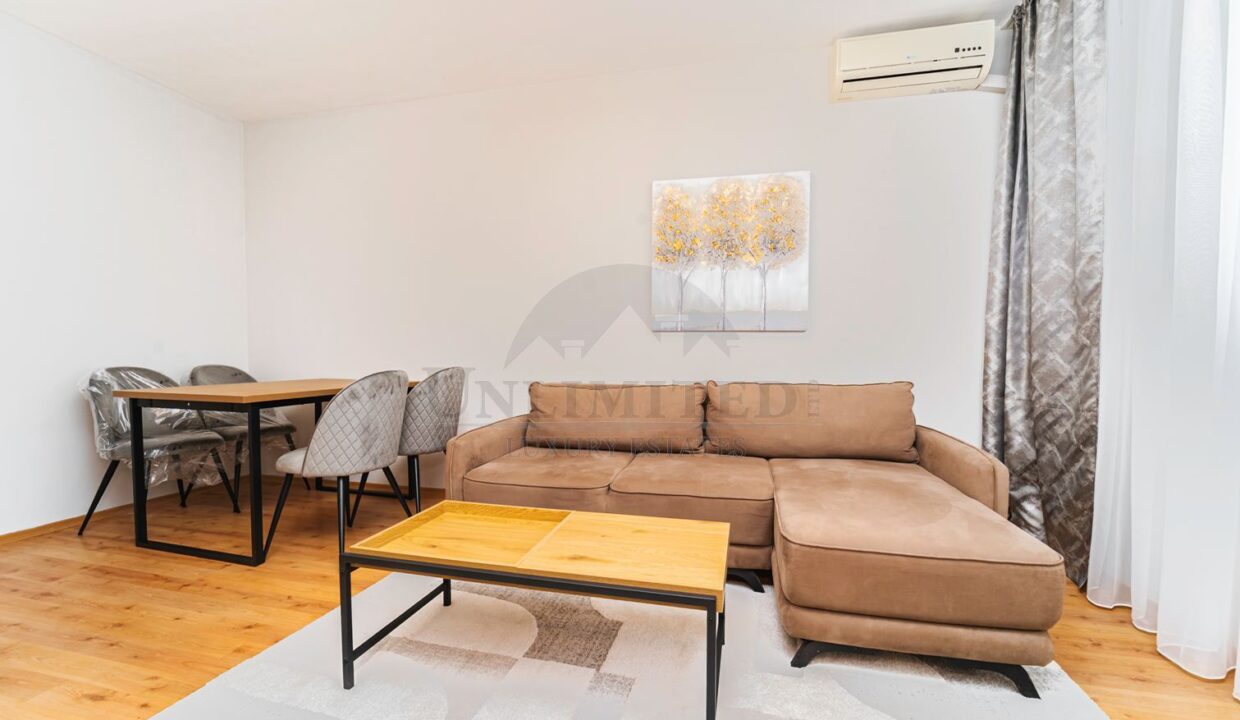40e091ff-f599-4818-8ddd-b46d00ce2bc5.jpg