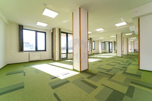 5da585af-ffa7-40db-b2e3-b398007b2b0d.jpg
