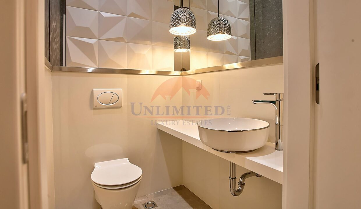 633e1912-295b-40ed-b4bd-ab2500e135ba.jpg