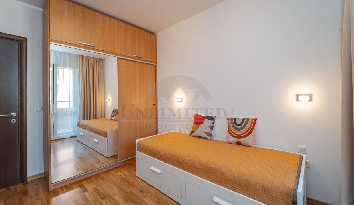 659c4ade-25ef-4ecc-bb41-b3460169e79c.jpg