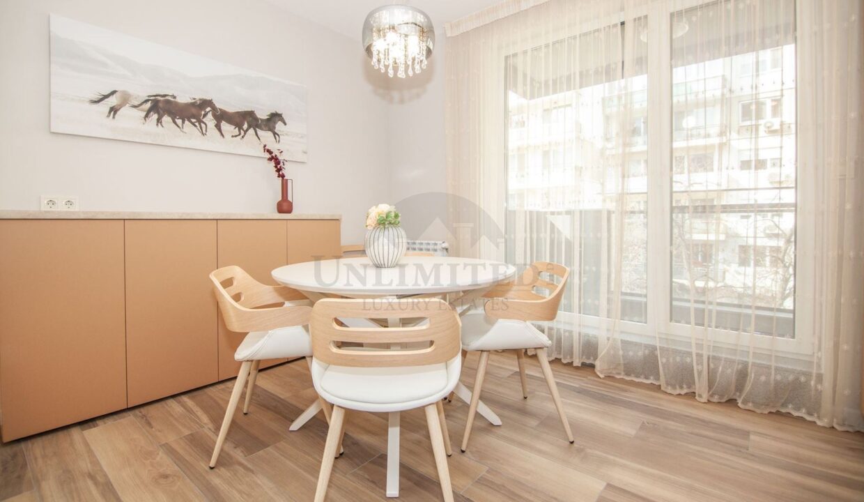 8439cb8a-6ec0-44d7-9206-b2f500daebde.jpg
