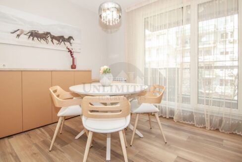 8439cb8a-6ec0-44d7-9206-b2f500daebde.jpg