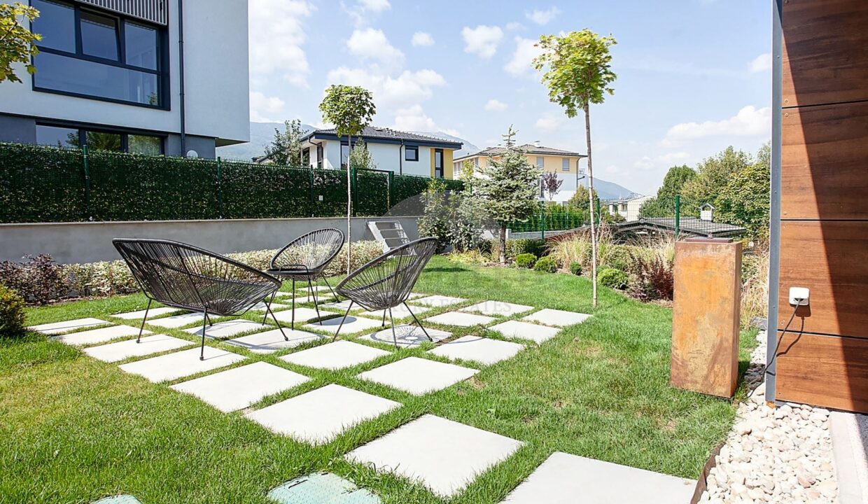 94308988-ca79-44bf-9c89-aef4007909ba.jpg