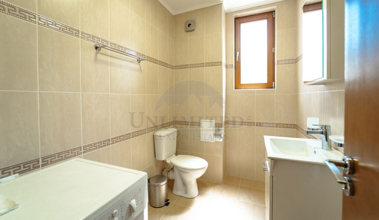 9aba2baf-fab1-47a8-b3a3-b307008c5ef3.jpg
