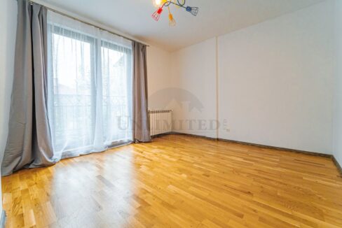 9eee3bfd-15ce-4320-aaa2-b434007c3cf3.jpg