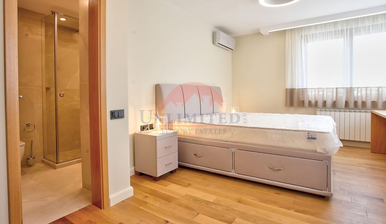aa437cb3-ea07-48eb-8ec9-aa6300d4a078.jpg