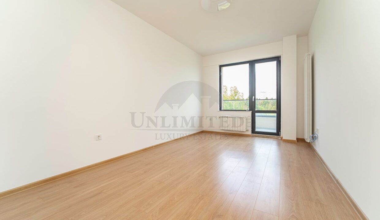 b1239c30-8c48-4afd-99fb-b4410080534b.jpg