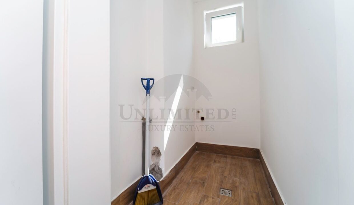 b138038c-de40-4448-8475-b4710065ff0a.jpg