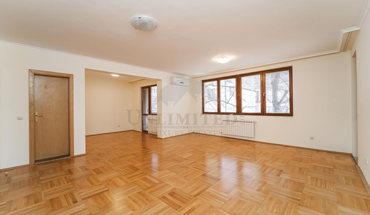 bd5c8ca2-8435-4ecf-ab54-b41800694915.jpg