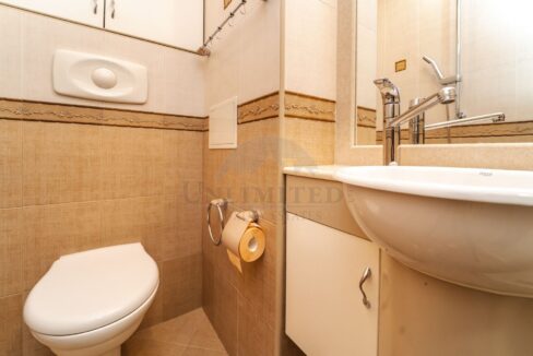 ded388ab-5a95-42ad-a6d7-b39100b597b9.jpg