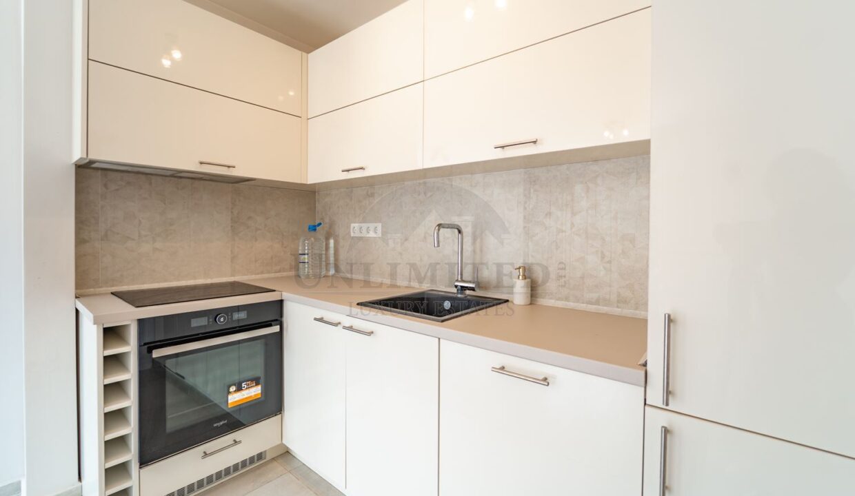 e21cc577-7df3-4ce8-a4bd-b30500b60d63.jpg