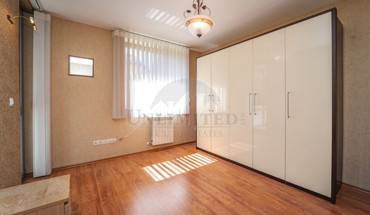 e297f825-5aa1-46a1-8e15-b34700ce7d76.jpg