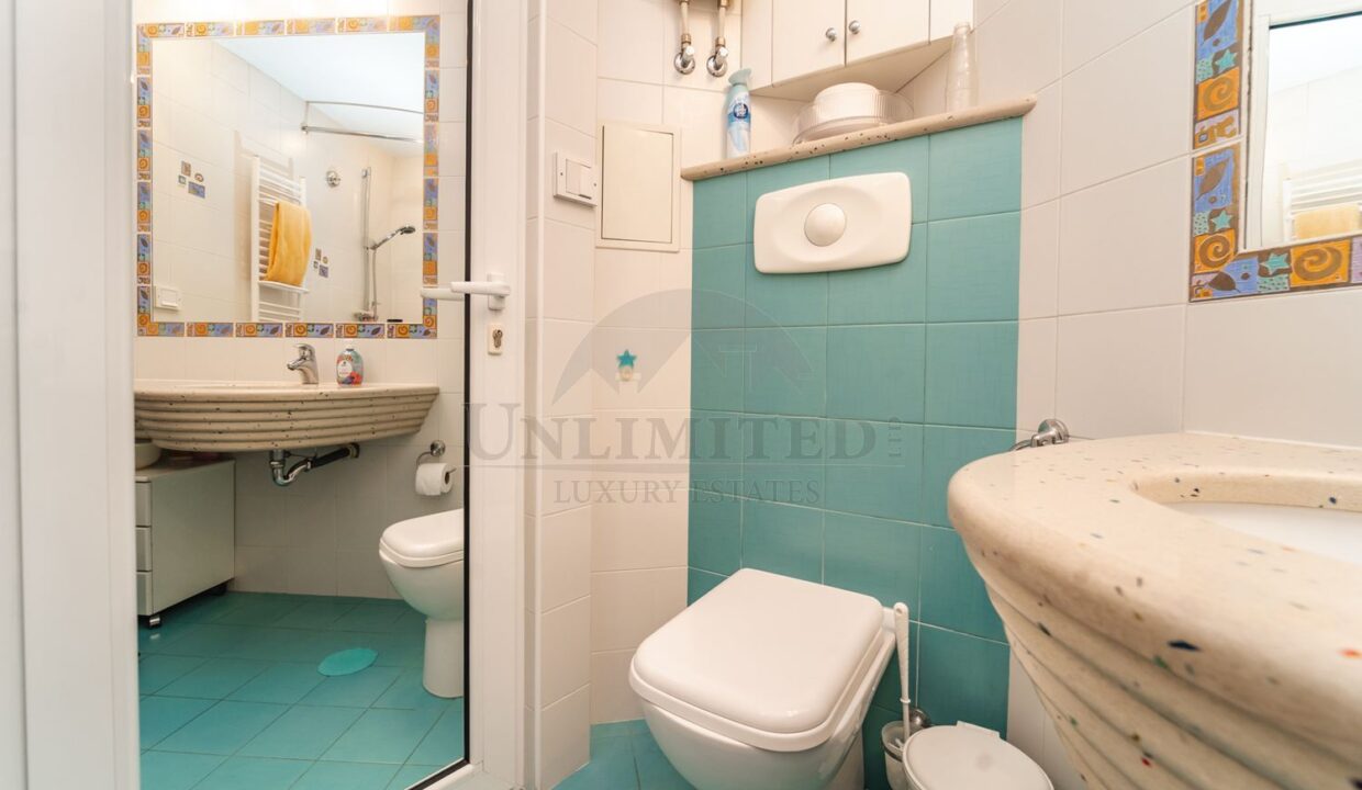 f53cb361-bcd6-40ca-82bd-b39100b5873e.jpg