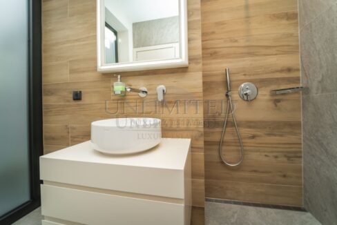 77ec61ad-def3-4e63-bd7f-b3b70077d3e1.jpg