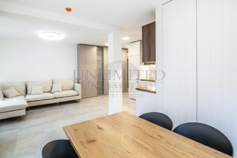 5594d23f-cdc3-4bdf-a288-b3e80096af69.jpg