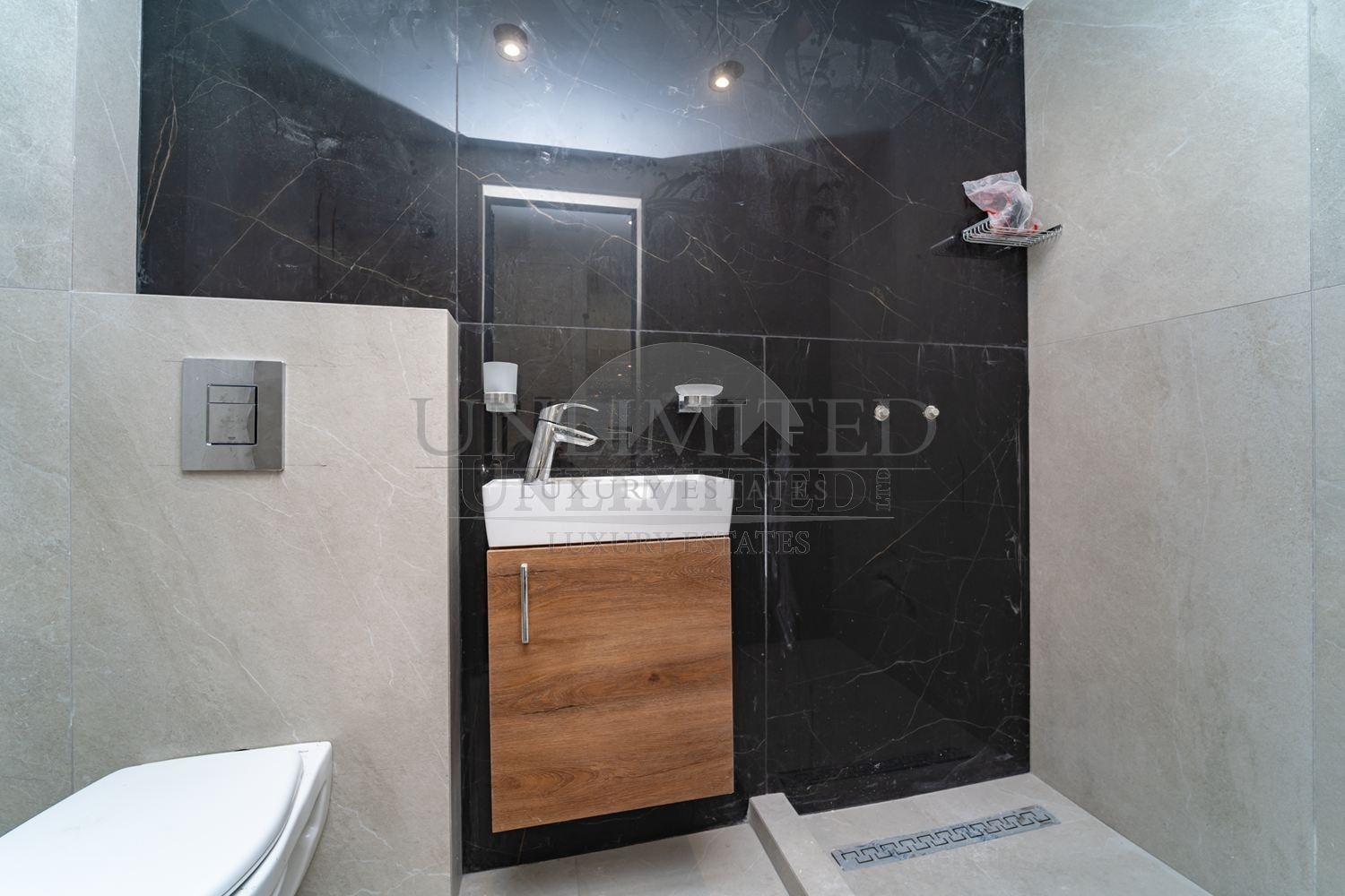 6b7f26c8-e942-47fc-aebb-b3b1009d577e.jpg