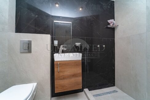 6b7f26c8-e942-47fc-aebb-b3b1009d577e.jpg